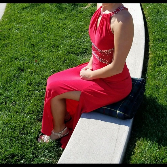 Prom dress - Picture 1 of 6